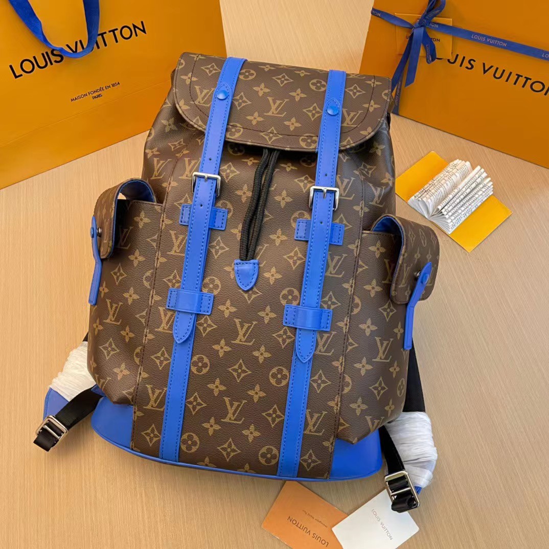 Louis Vuitton Christopher MM    M46813 - DopestKickz