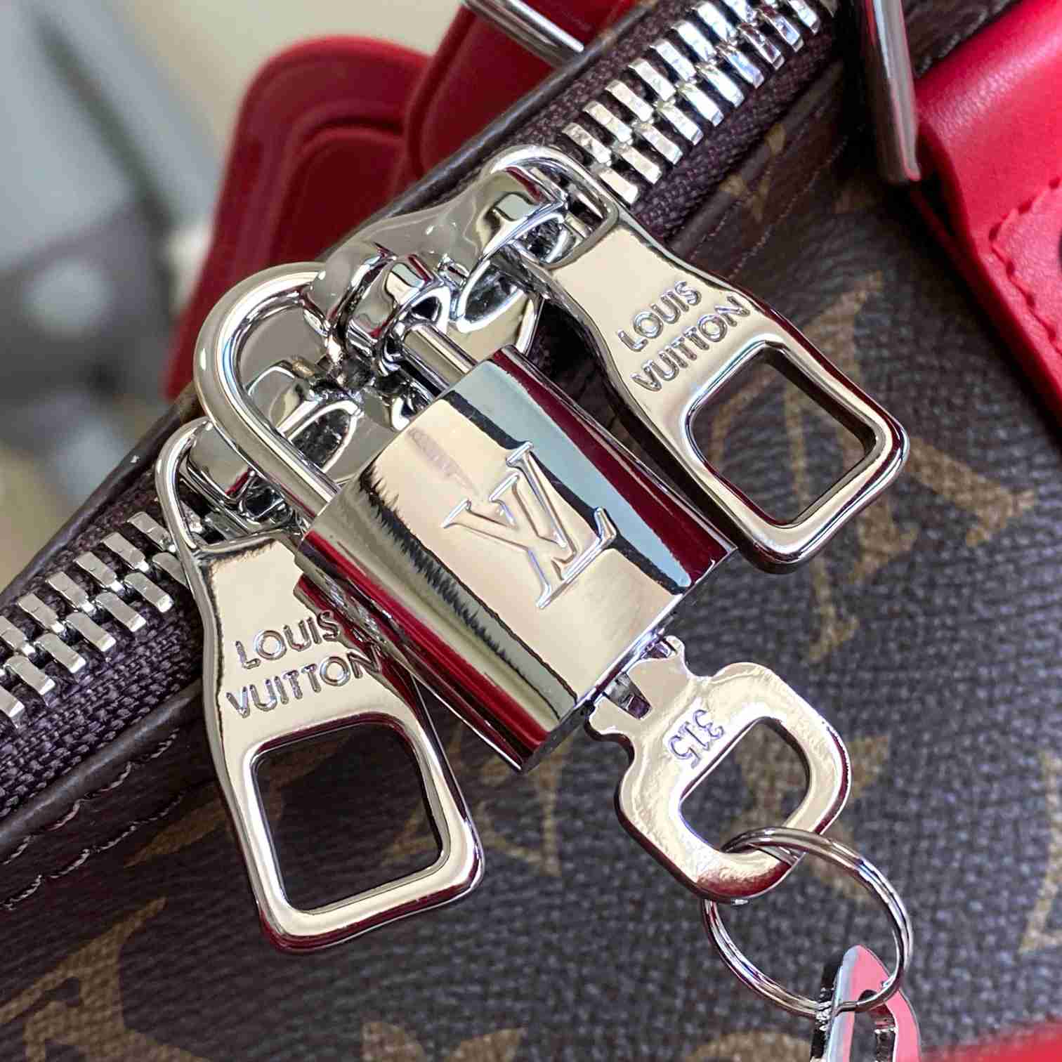 Louis Vuitton Keepall Bandoulière 50     M46769 - DopestKickz