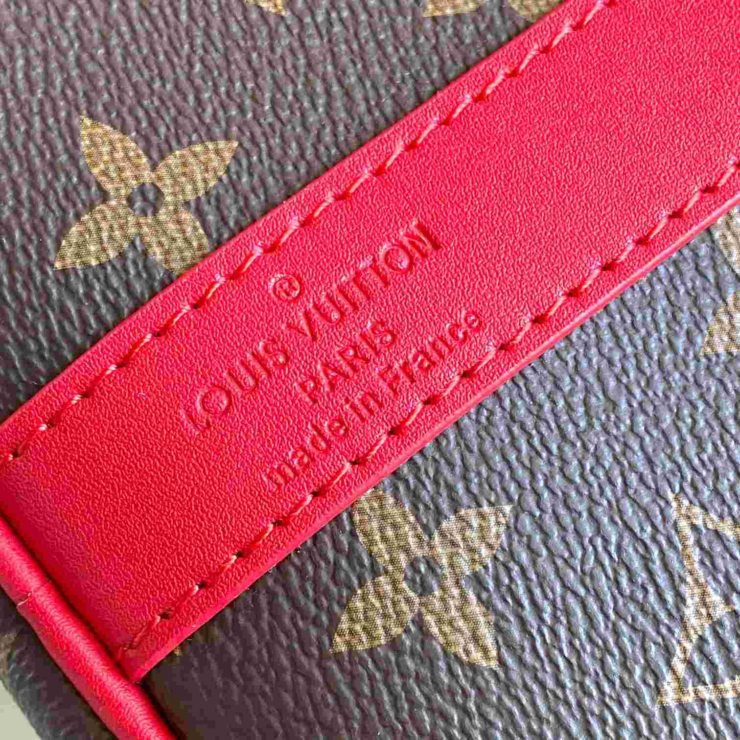 Louis Vuitton Keepall Bandoulière 50     M46769 - DopestKickz