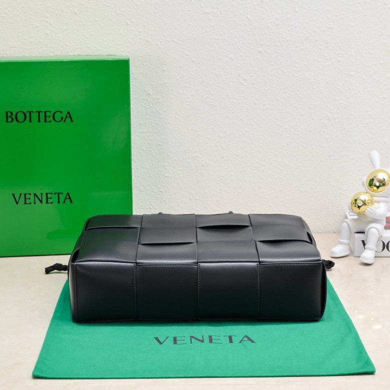 Bottega Veneta Small Arco Tote Bag With Strap - DopestKickz