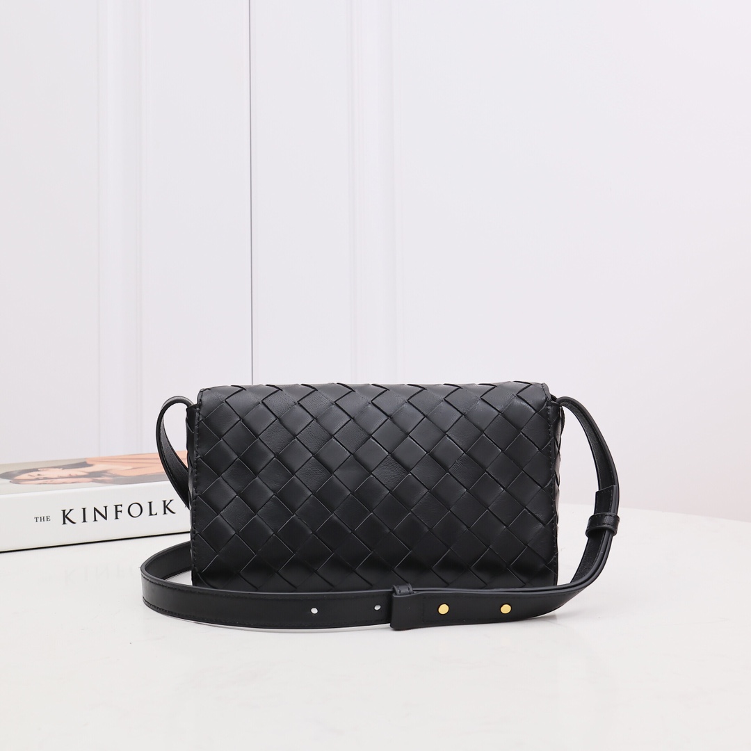 Bottega Veneta Mini Andiamo Cross-Body Bag - DopestKickz