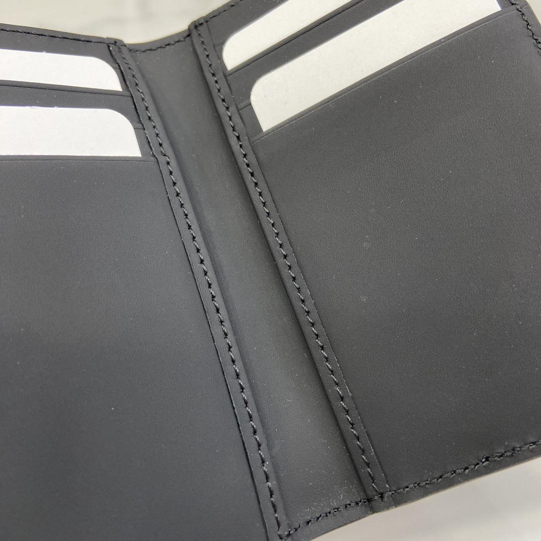 Gucci GG Rubber-effect Long Card Case - DopestKickz