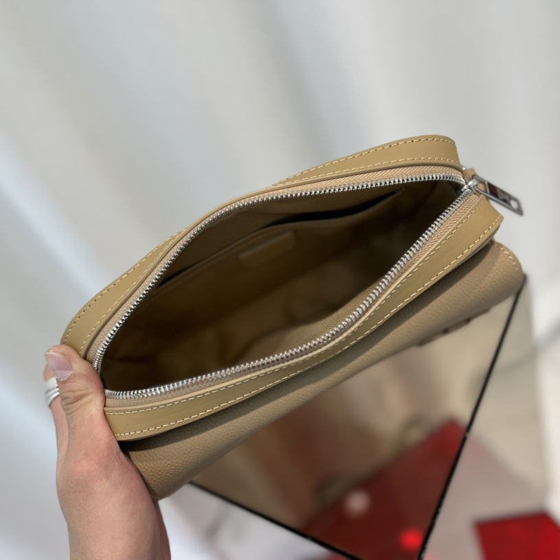 Louis Vuitton Fastline Messenger Bag   M23710 - DopestKickz