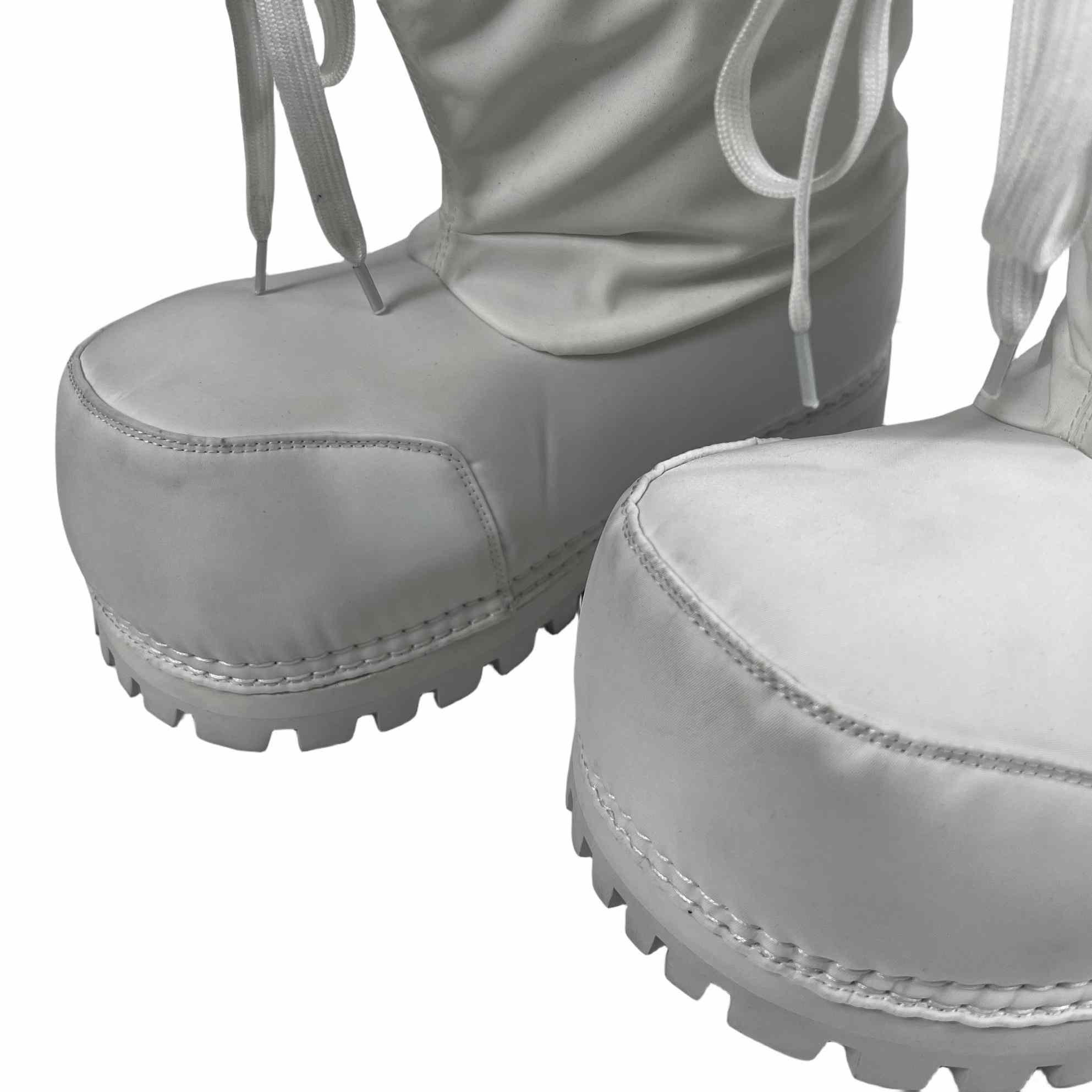 Balenciaga Alaska Low Boot In White Nylon - DopestKickz