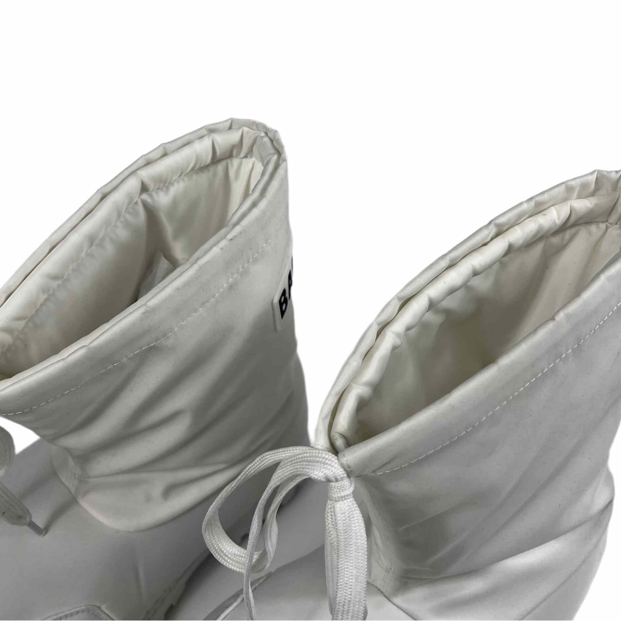 Balenciaga Alaska Low Boot In White Nylon - DopestKickz