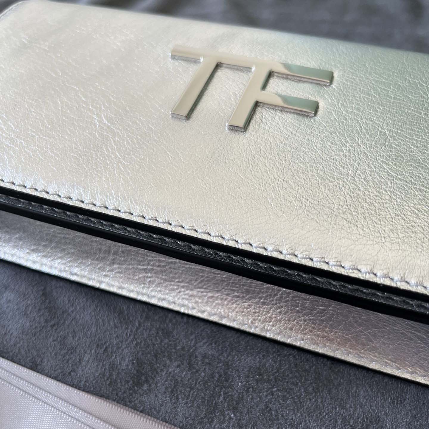 Tom Ford Leather TF Bag    18*9*3cm - DopestKickz