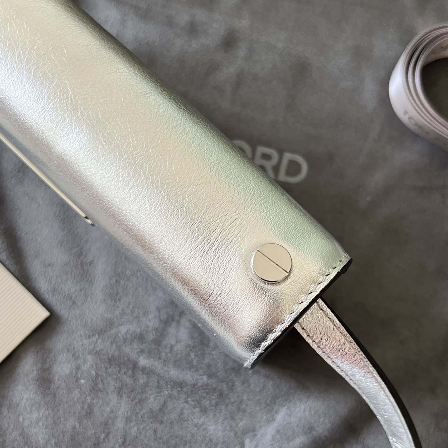 Tom Ford Leather TF Bag    18*9*3cm - DopestKickz