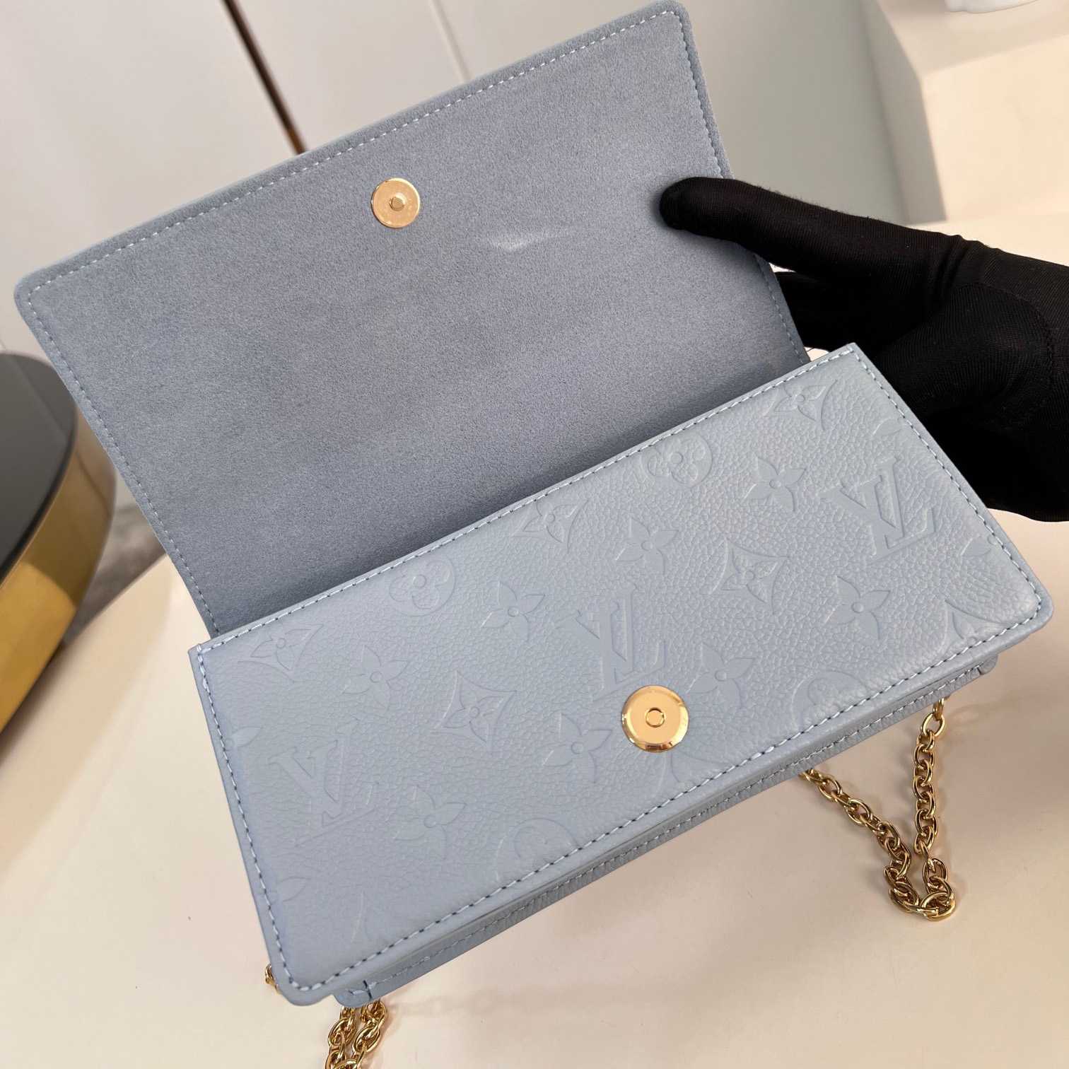 Louis Vuitton Wallet On Chain Lily    M83233 - DopestKickz