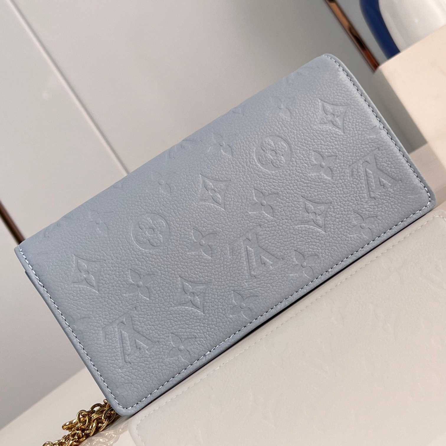 Louis Vuitton Wallet On Chain Lily    M83233 - DopestKickz