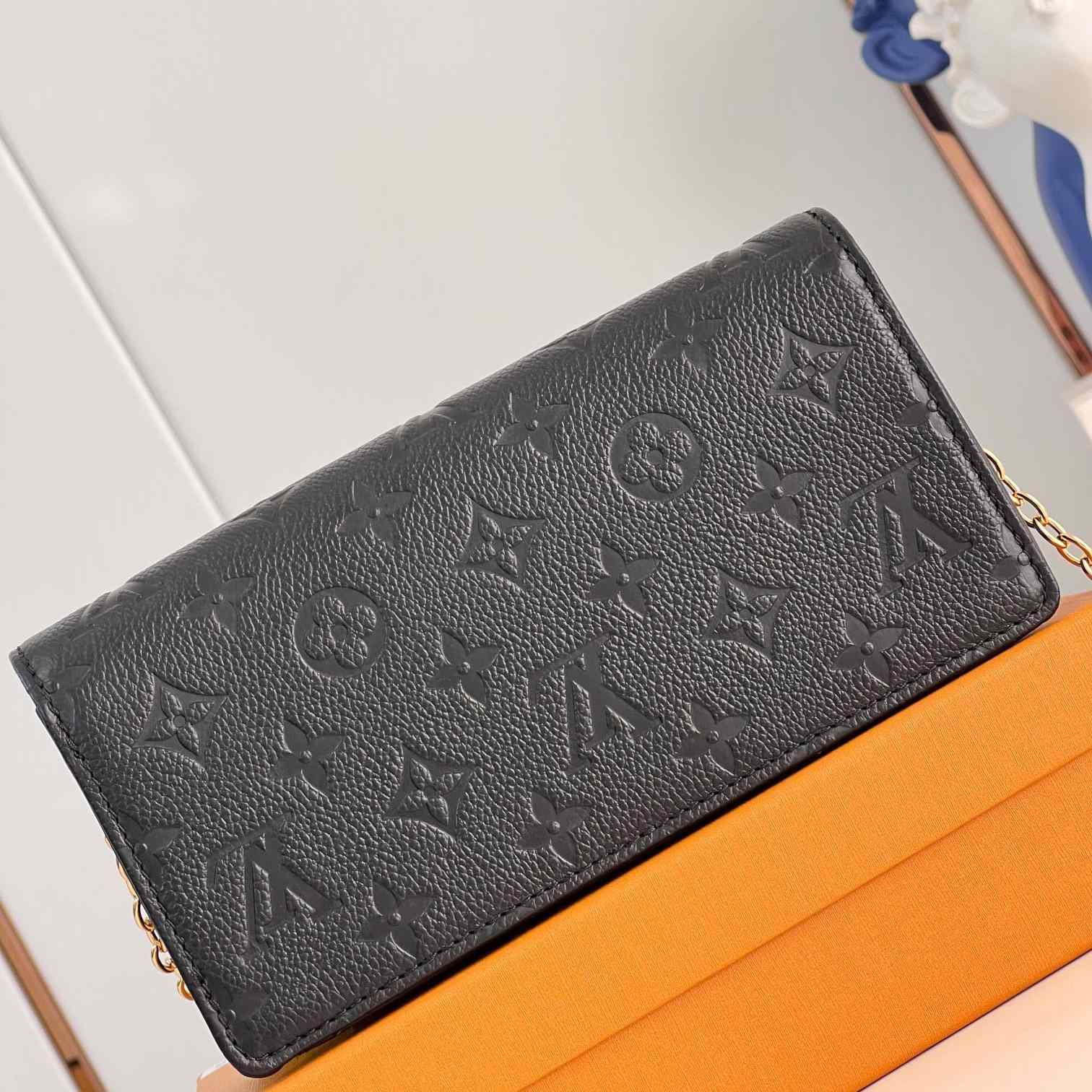 Louis Vuitton Wallet On Chain Lily    M46919 - DopestKickz