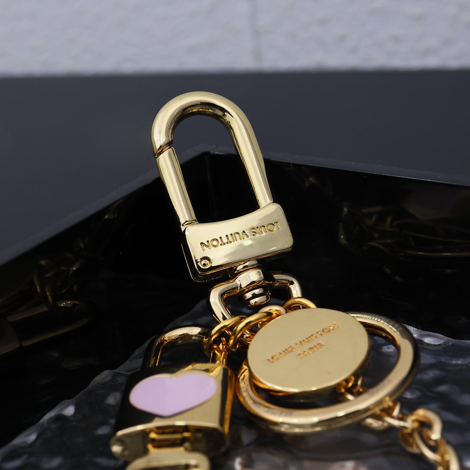 Louis Vuitton Cadenas Key Holder   M01425 - DopestKickz