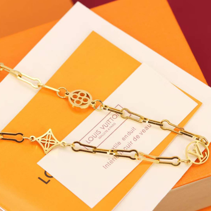 Louis Vuitton Necklace - DopestKickz