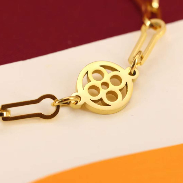 Louis Vuitton Necklace - DopestKickz