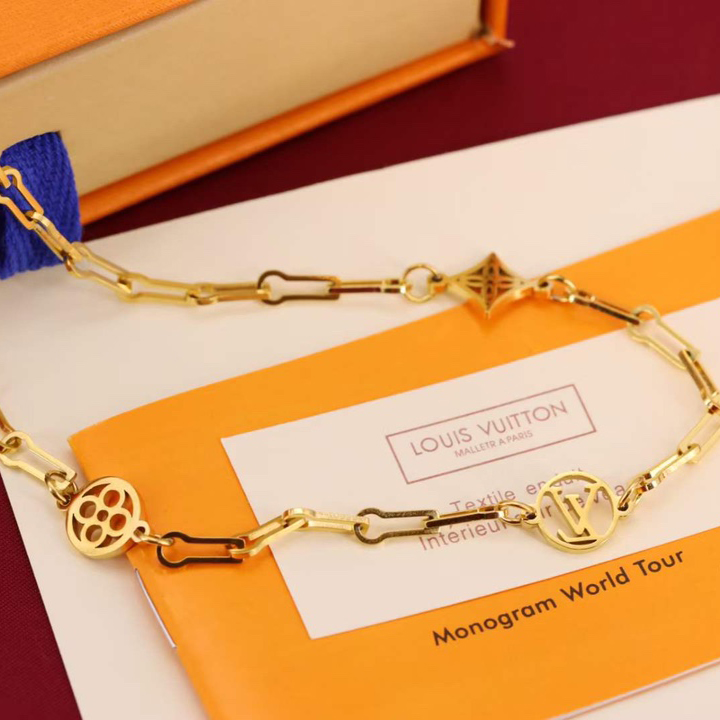 Louis Vuitton Necklace - DopestKickz