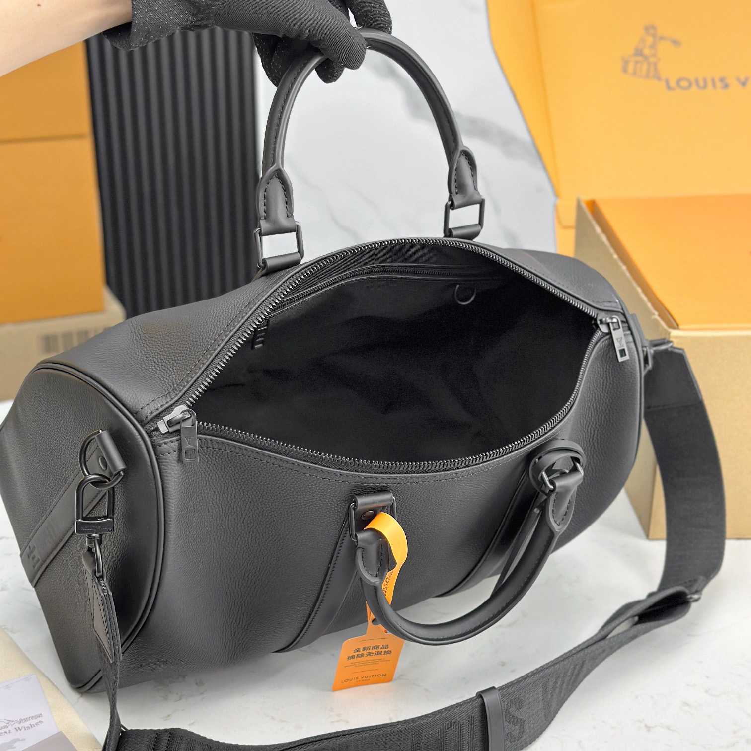 Louis Vuitton Keepall Bandoulière 40   M57088 - DopestKickz