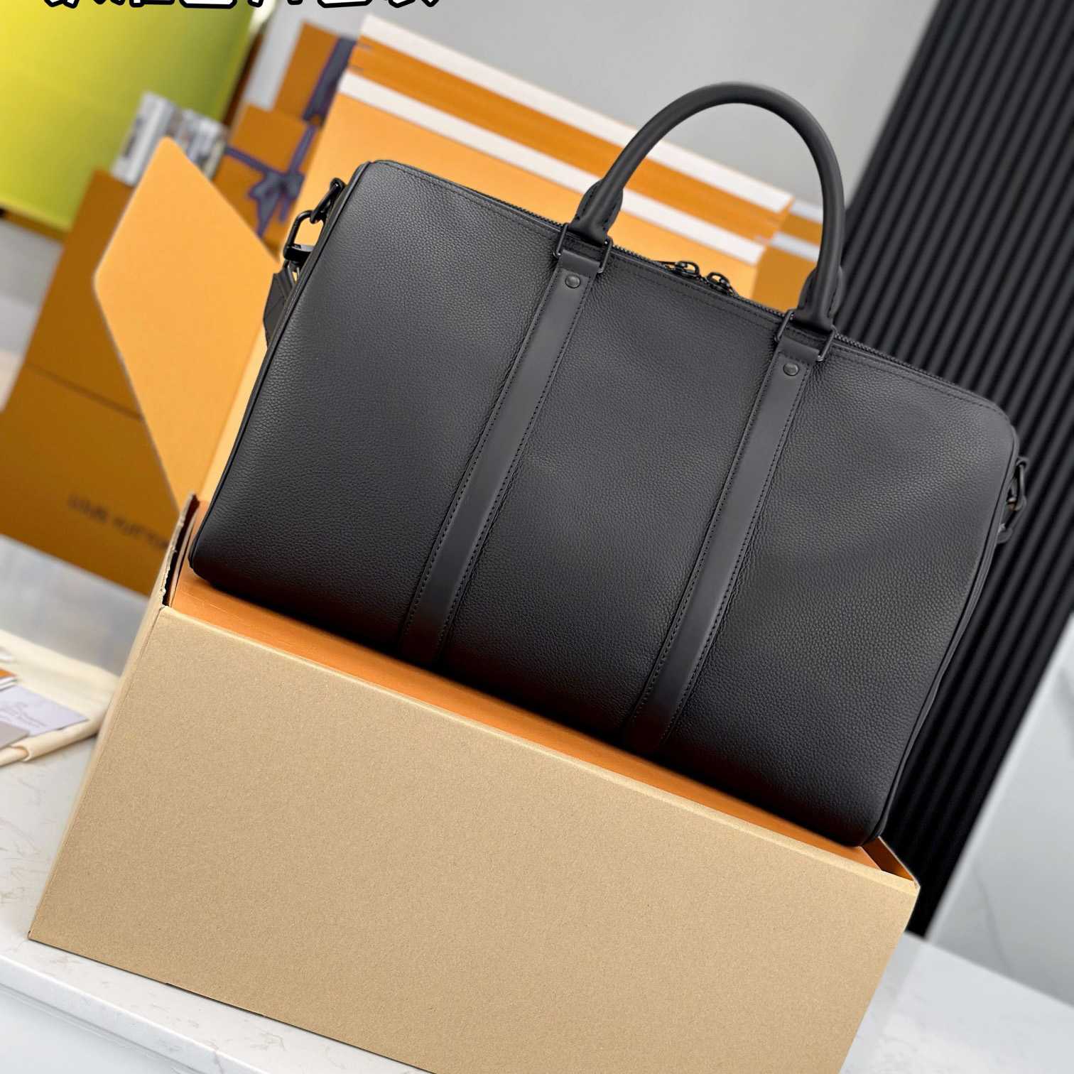 Louis Vuitton Keepall Bandoulière 40   M57088 - DopestKickz