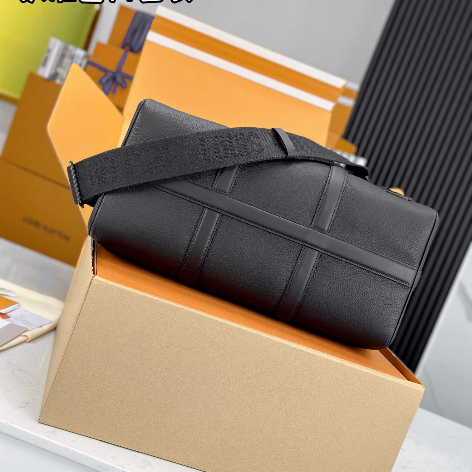 Louis Vuitton Keepall Bandoulière 40   M57088 - DopestKickz