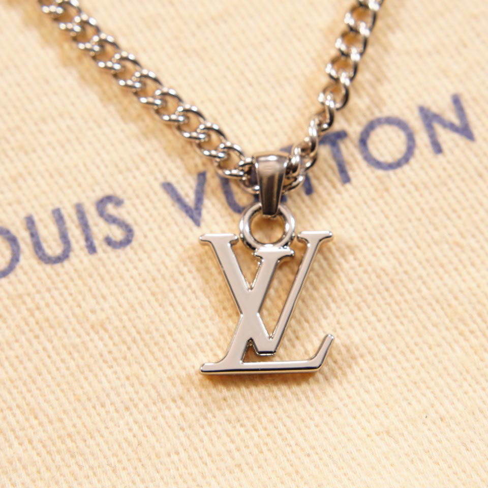 Louis Vuitton LV Liquid Pendant    M01410 - DopestKickz