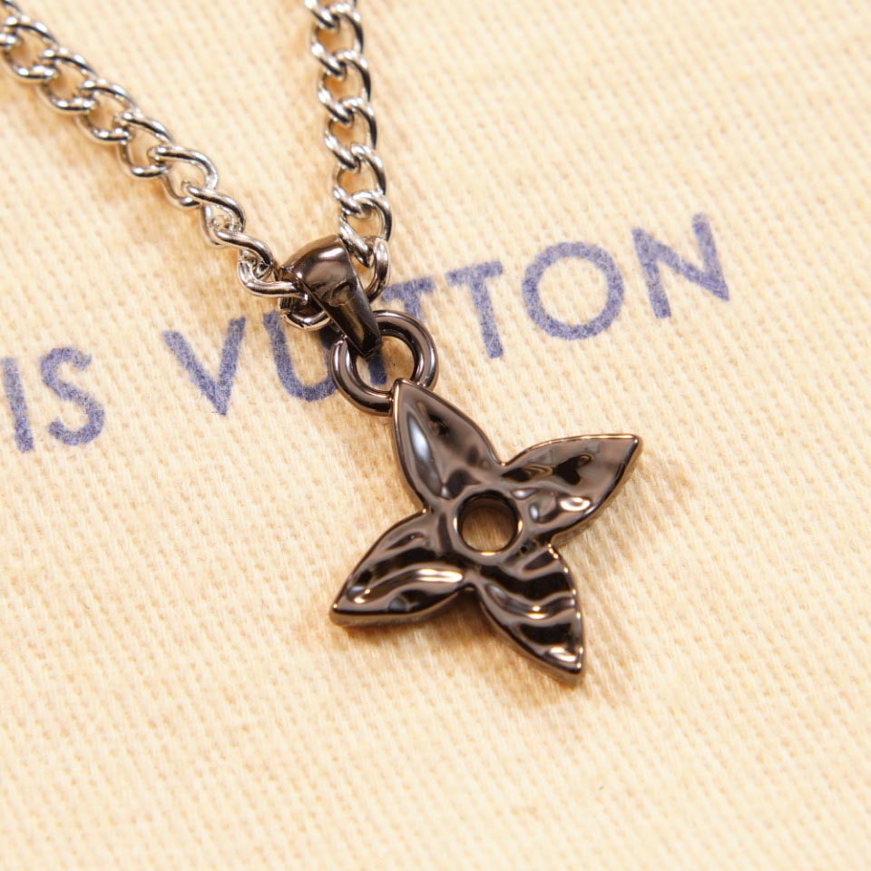 Louis Vuitton LV Liquid Pendant    M01410 - DopestKickz