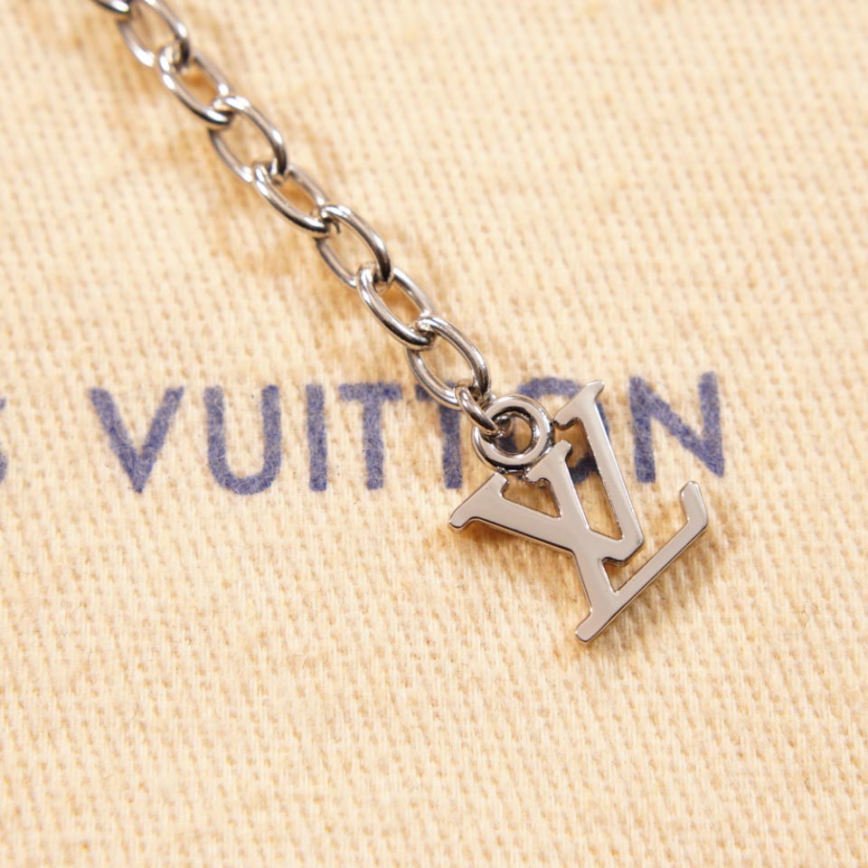 Louis Vuitton LV Liquid Pendant    M01410 - DopestKickz