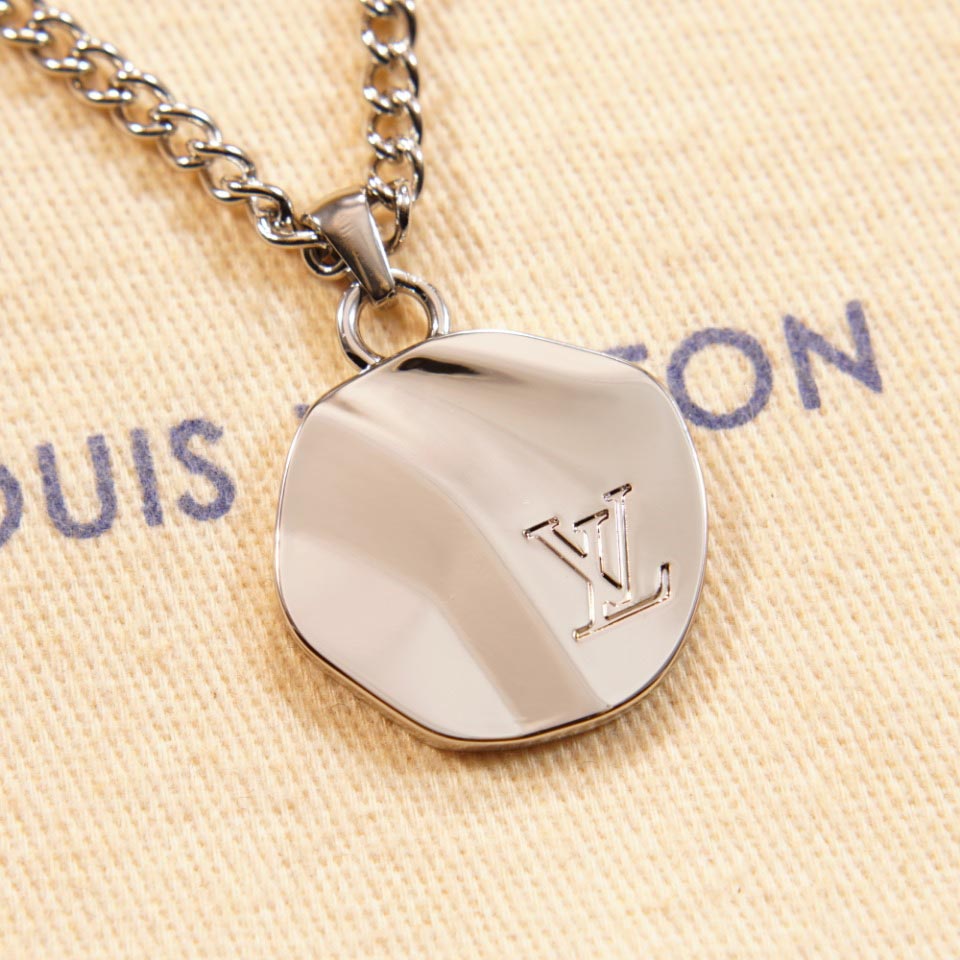 Louis Vuitton LV Liquid Pendant    M01410 - DopestKickz