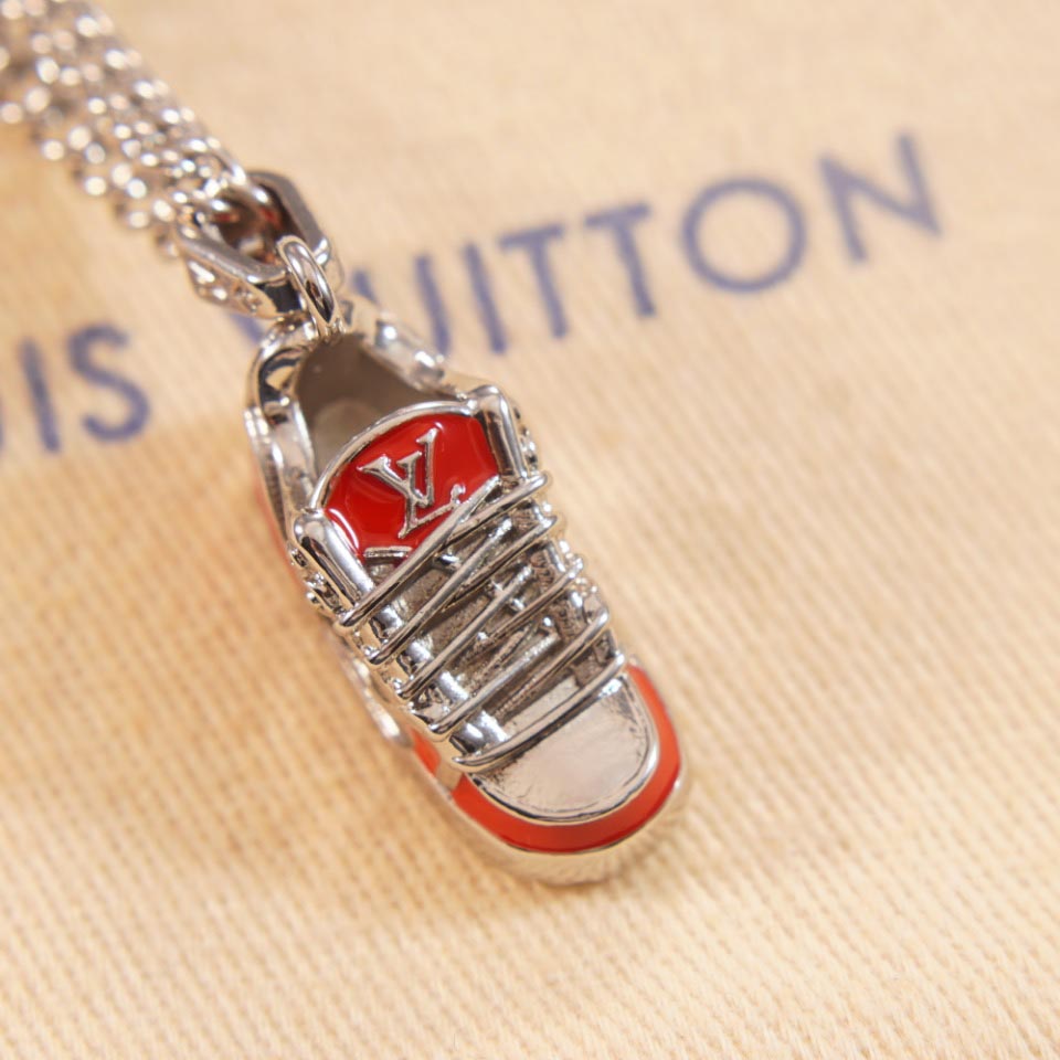 Louis Vuitton LV Trainer Necklace    M01407 - DopestKickz