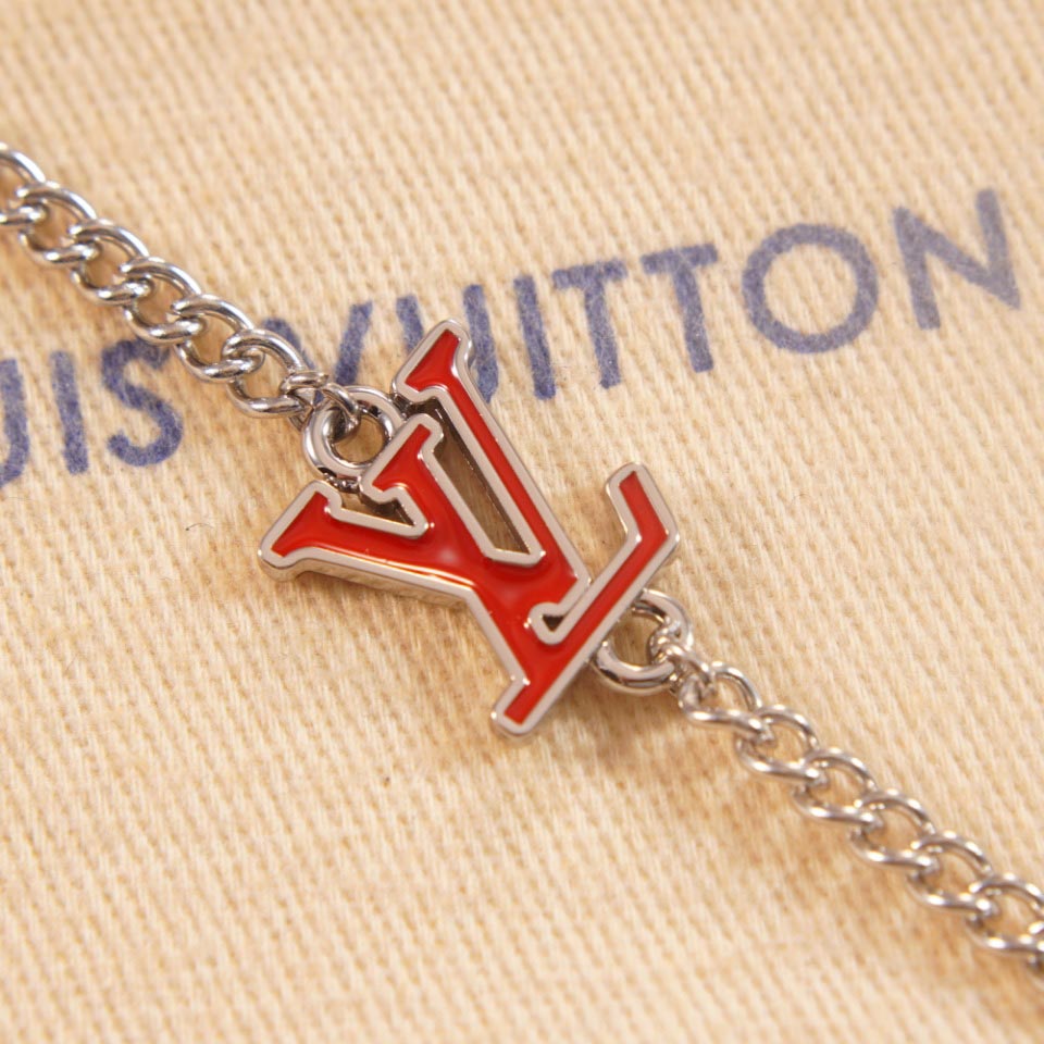 Louis Vuitton LV Trainer Necklace    M01407 - DopestKickz