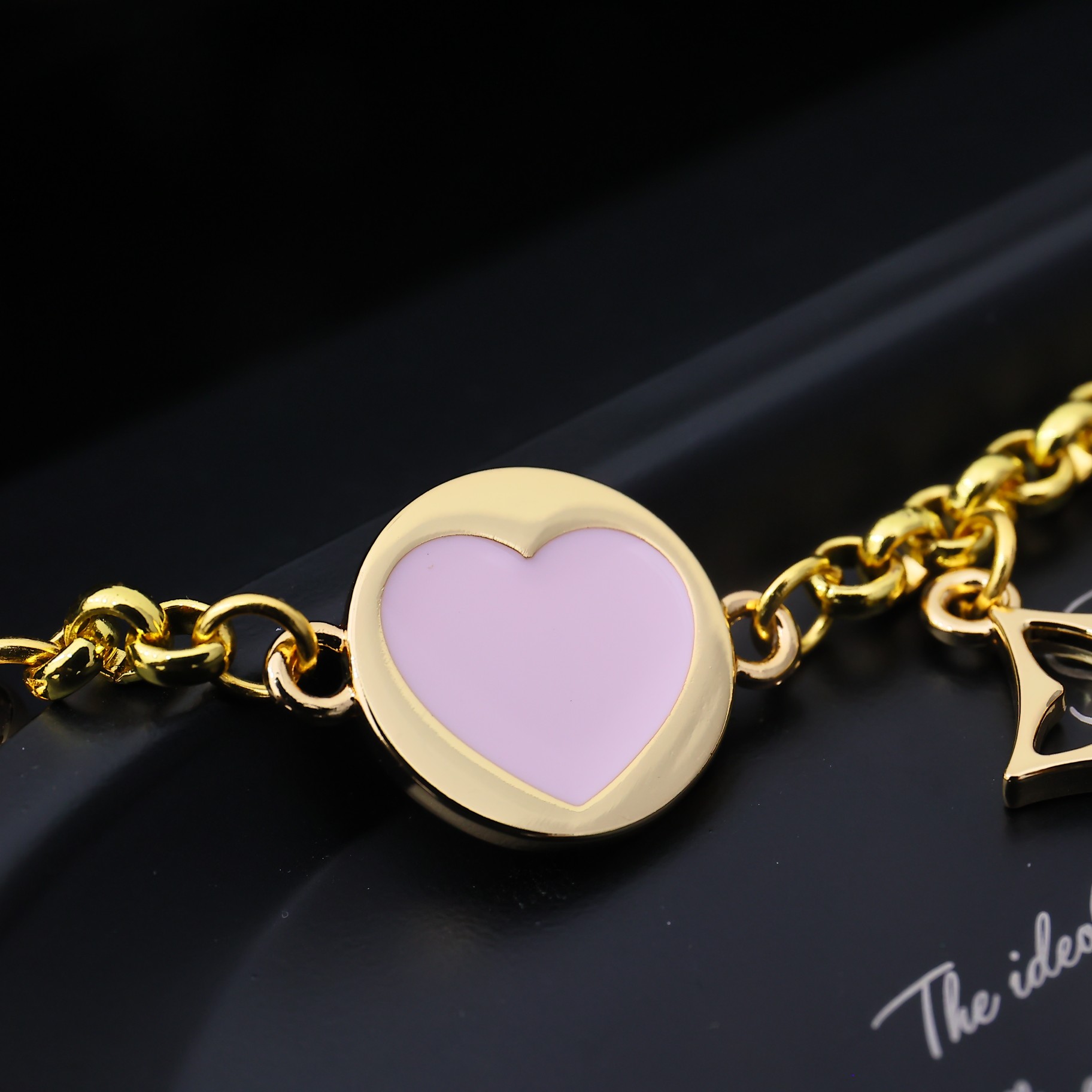 Louis Vuitton LV Iconic Heart Bag Charm    M01421 - DopestKickz