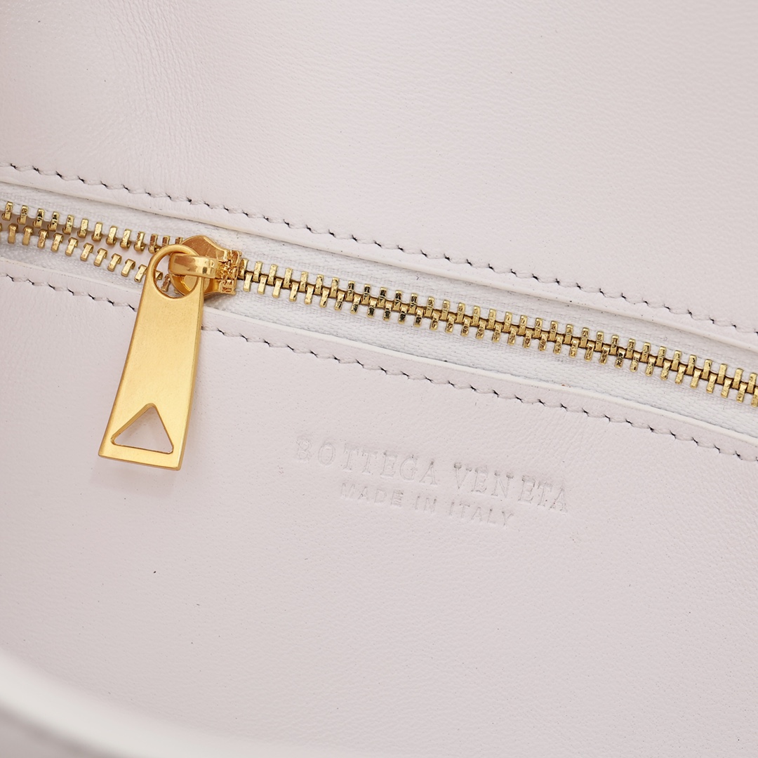 Bottega Veneta Long Clutch Andiamo With Handle - DopestKickz