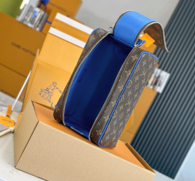 Louis Vuitton Dopp Kit      M46763 - DopestKickz