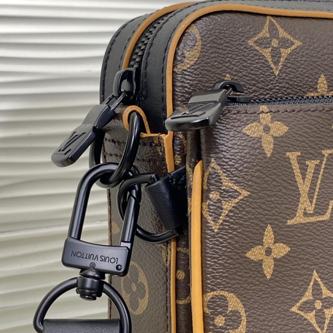 Louis Vuitton Trio Messenger    M46694 - DopestKickz