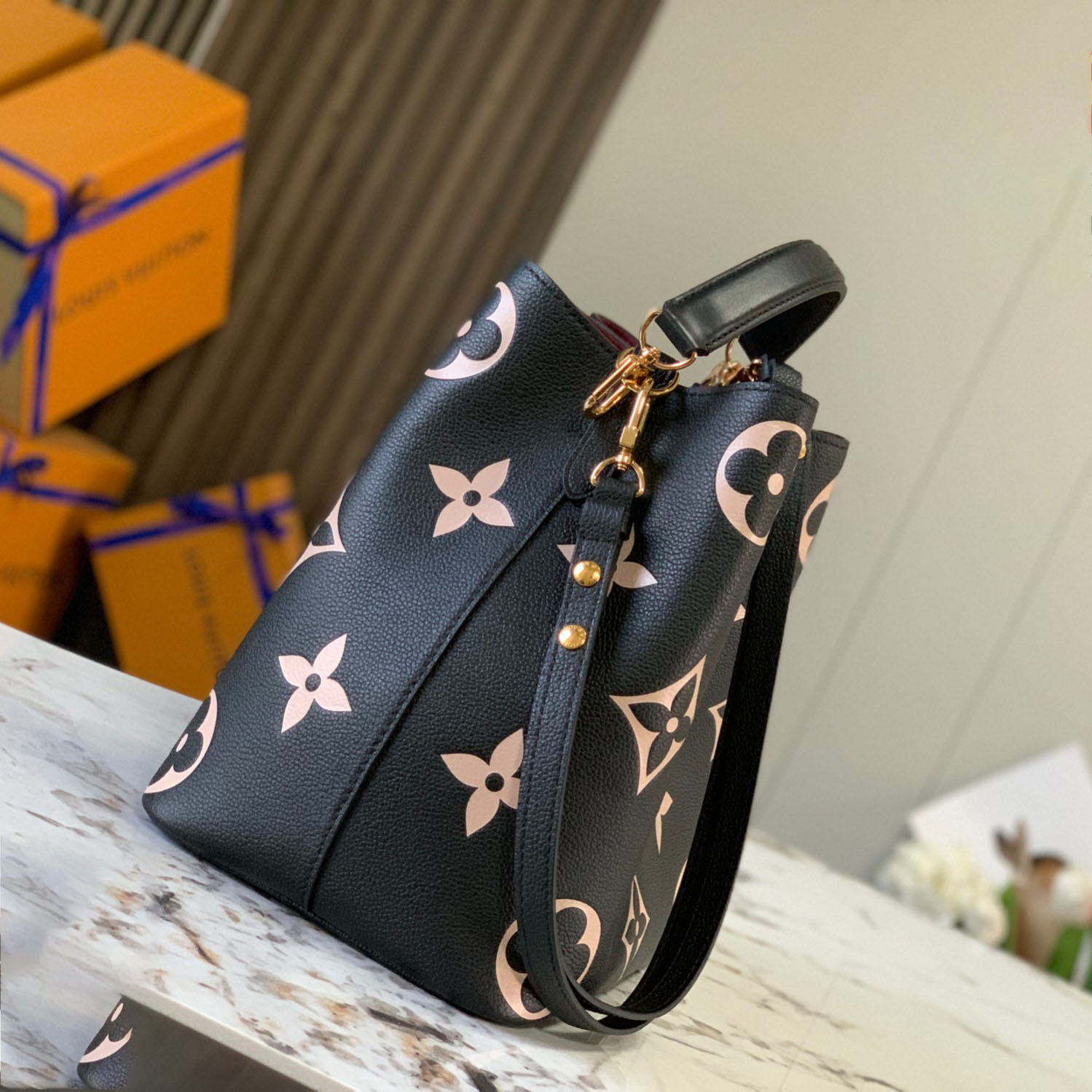 Louis Vuitton Néonoé MM  (26*26*17.5 cm) M45497 - DopestKickz