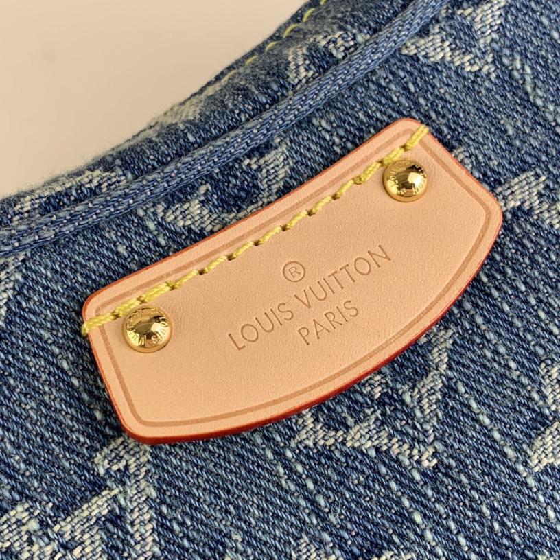 Louis Vuitton Croissant MM   M46856 - DopestKickz