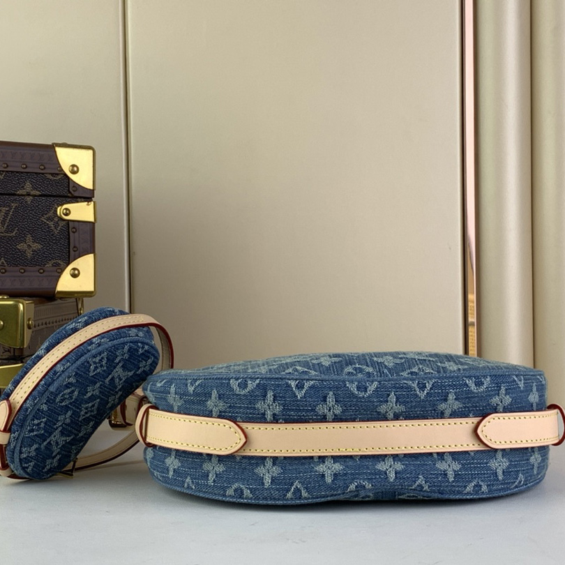 Louis Vuitton Croissant MM   M46856 - DopestKickz