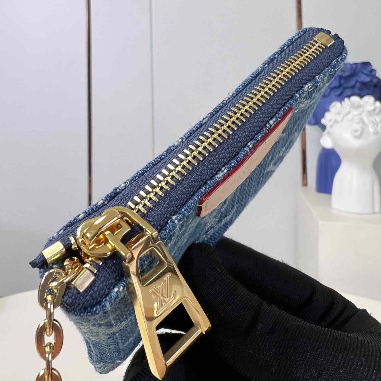 Louis Vuitton Key Pouch   M82961 - DopestKickz