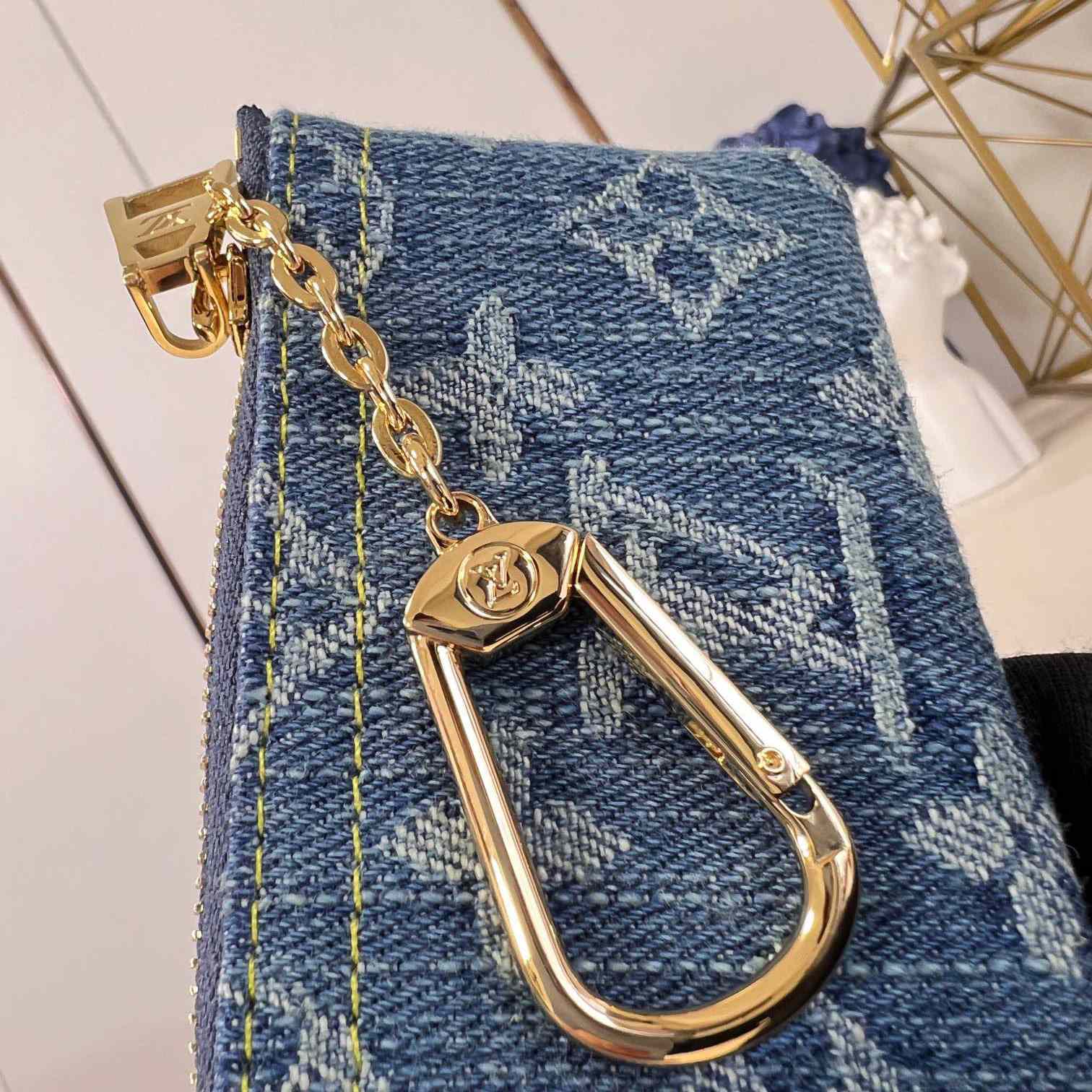 Louis Vuitton Key Pouch   M82961 - DopestKickz