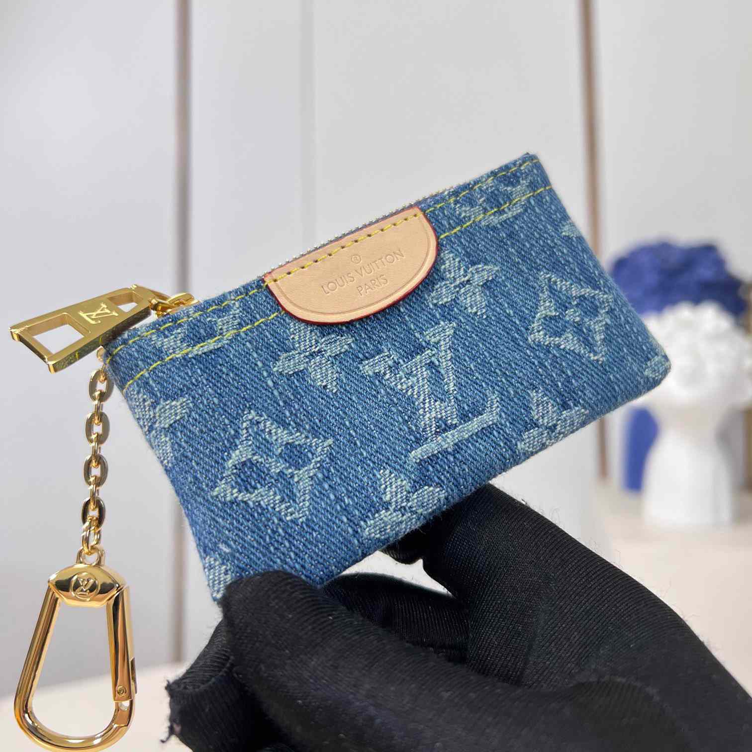 Louis Vuitton Key Pouch   M82961 - DopestKickz
