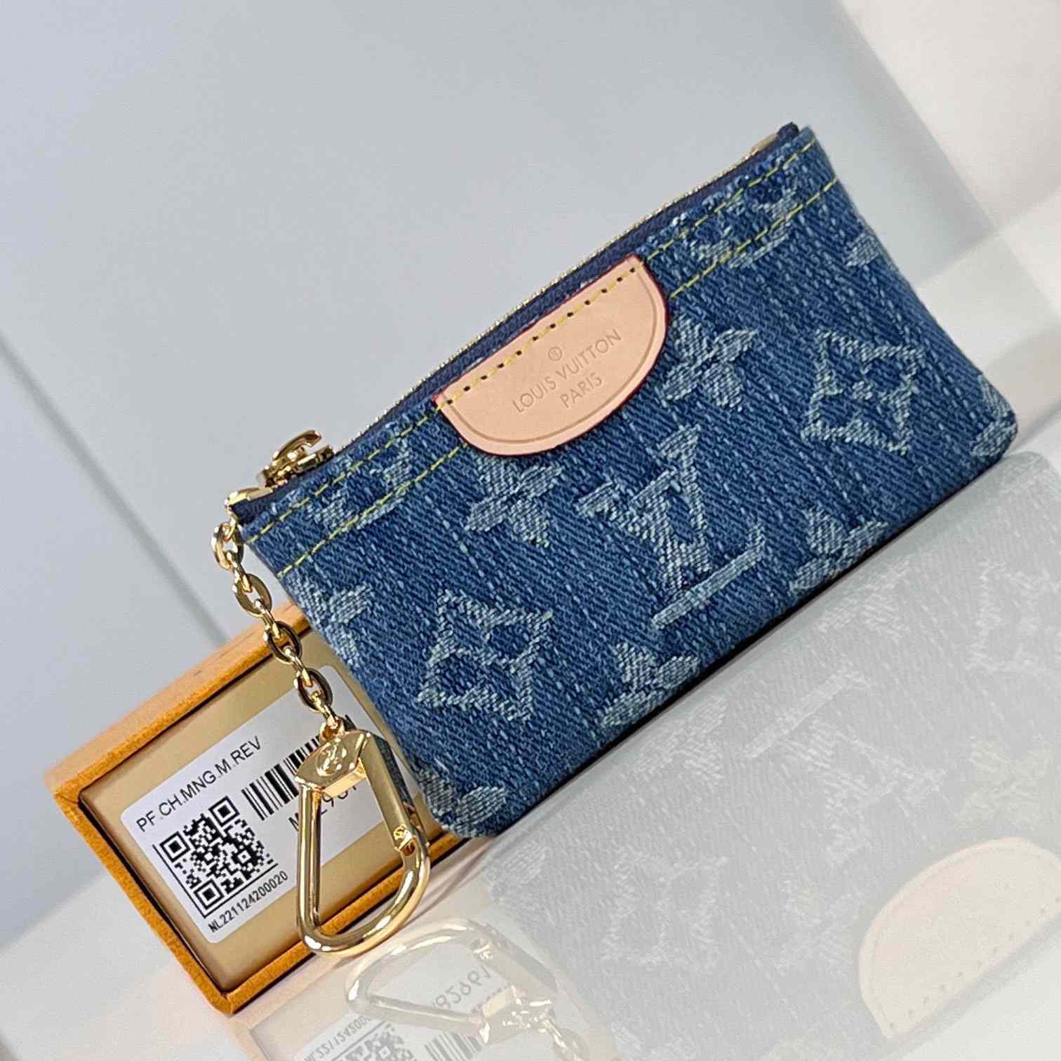 Louis Vuitton Key Pouch   M82961 - DopestKickz