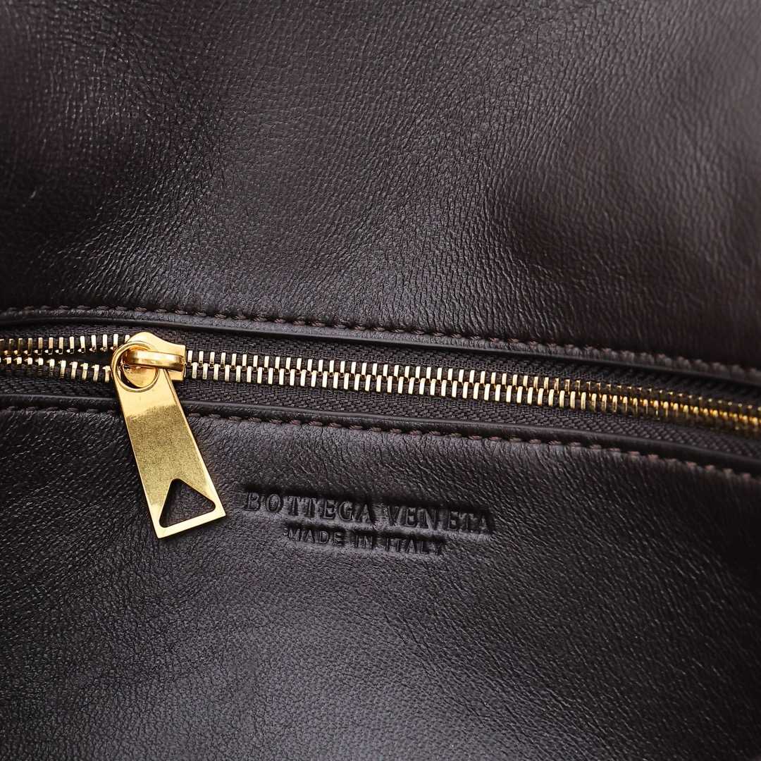 Bottega Veneta Long Clutch Andiamo With Handle - DopestKickz