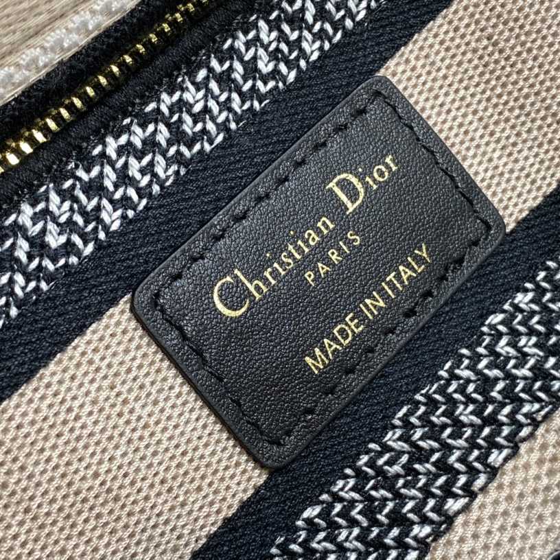 Dior Medium Lady D-Joy Bag - DopestKickz