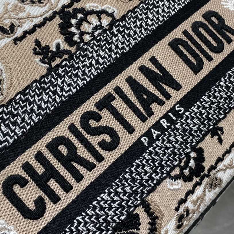 Dior Medium Lady D-Joy Bag - DopestKickz