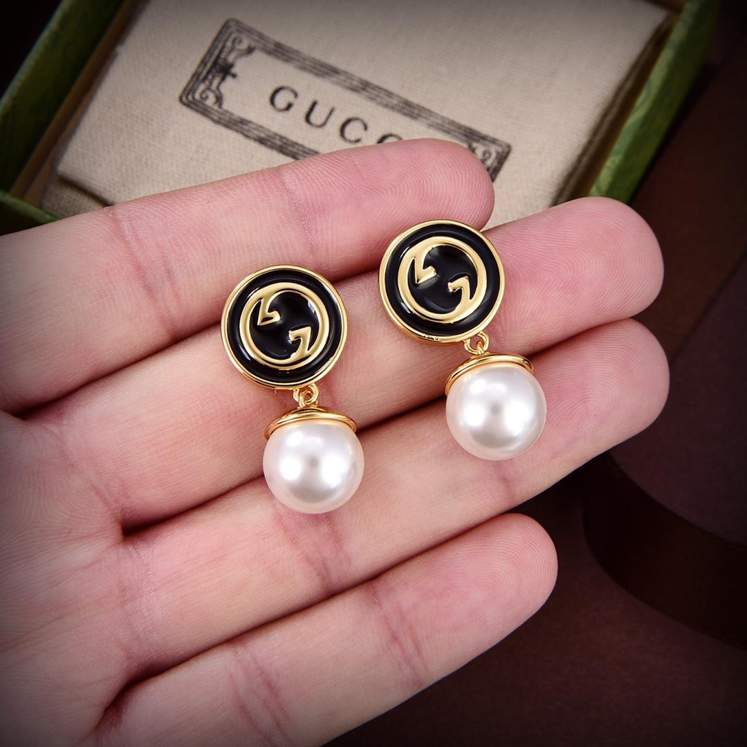 Gucci Blondie Pearl Earrings - DopestKickz