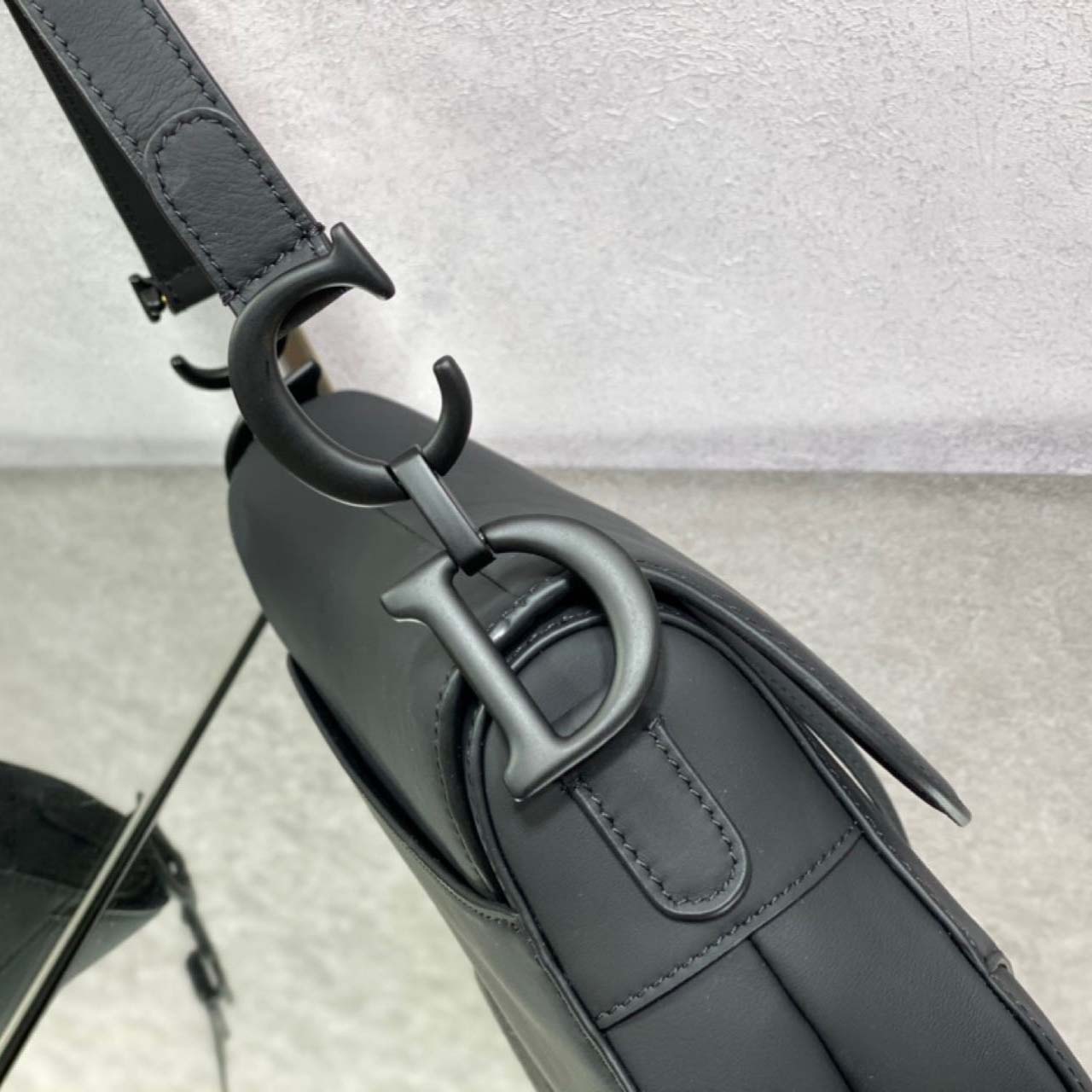 Dior Saddle Bag    25.5-20-6.5cm - DopestKickz