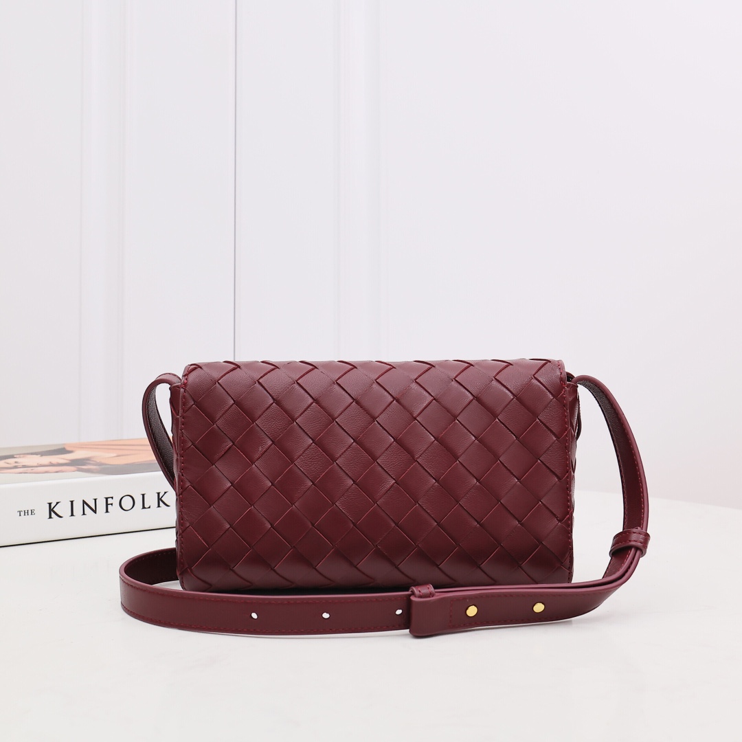 Bottega Veneta Mini Andiamo Cross-Body Bag - DopestKickz