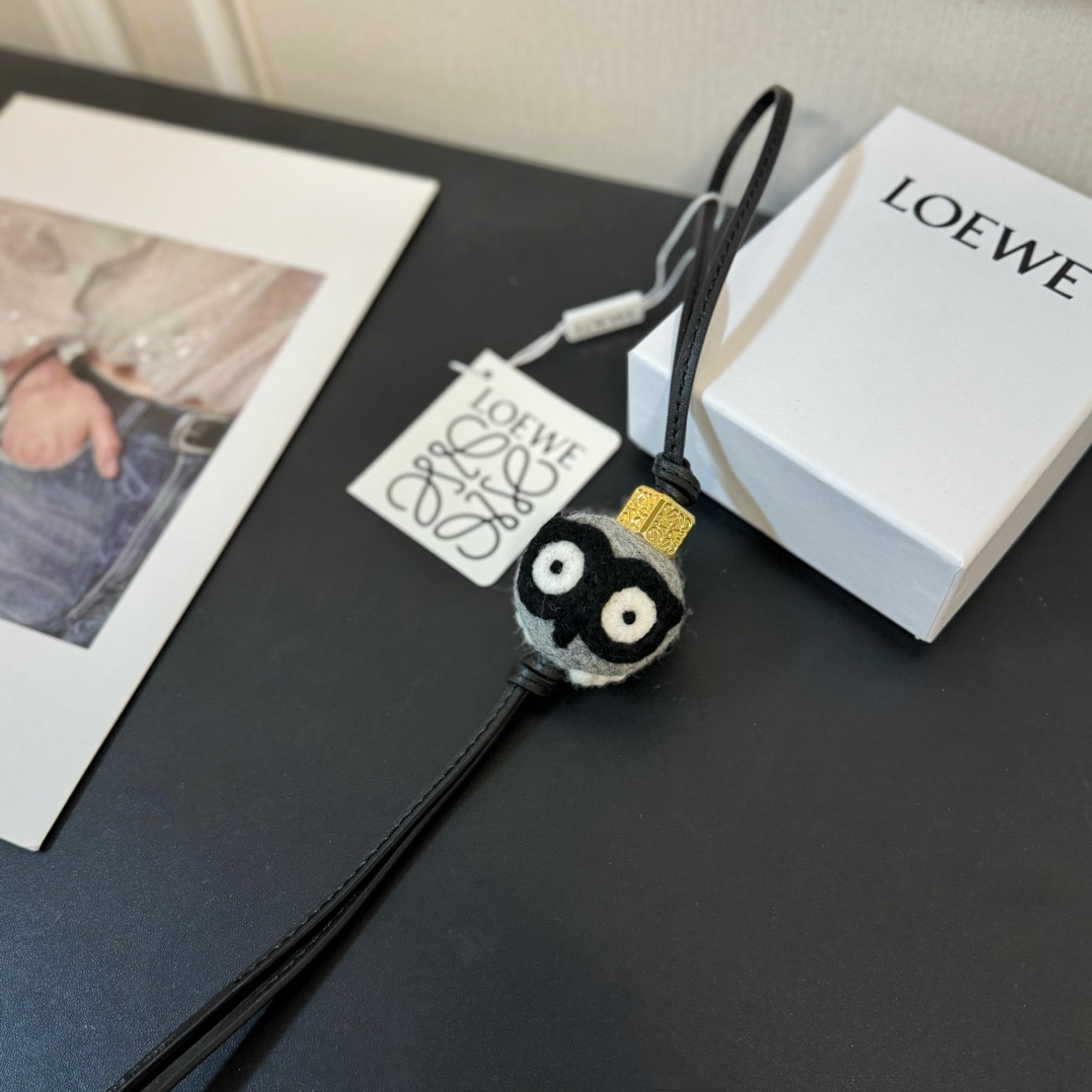 Loewe Owl charm In Felt And Calfskin - DopestKickz