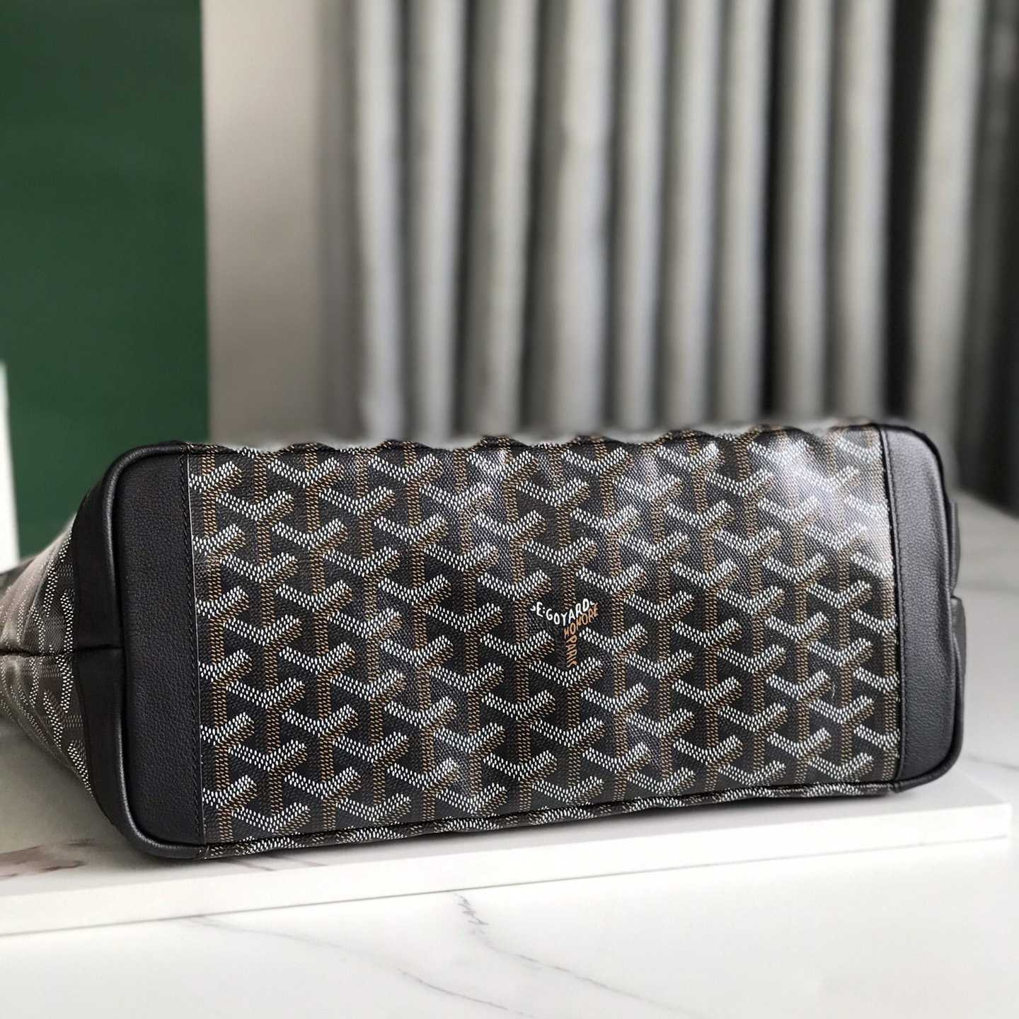 Goyard Saint Louis PM Bag - DopestKickz