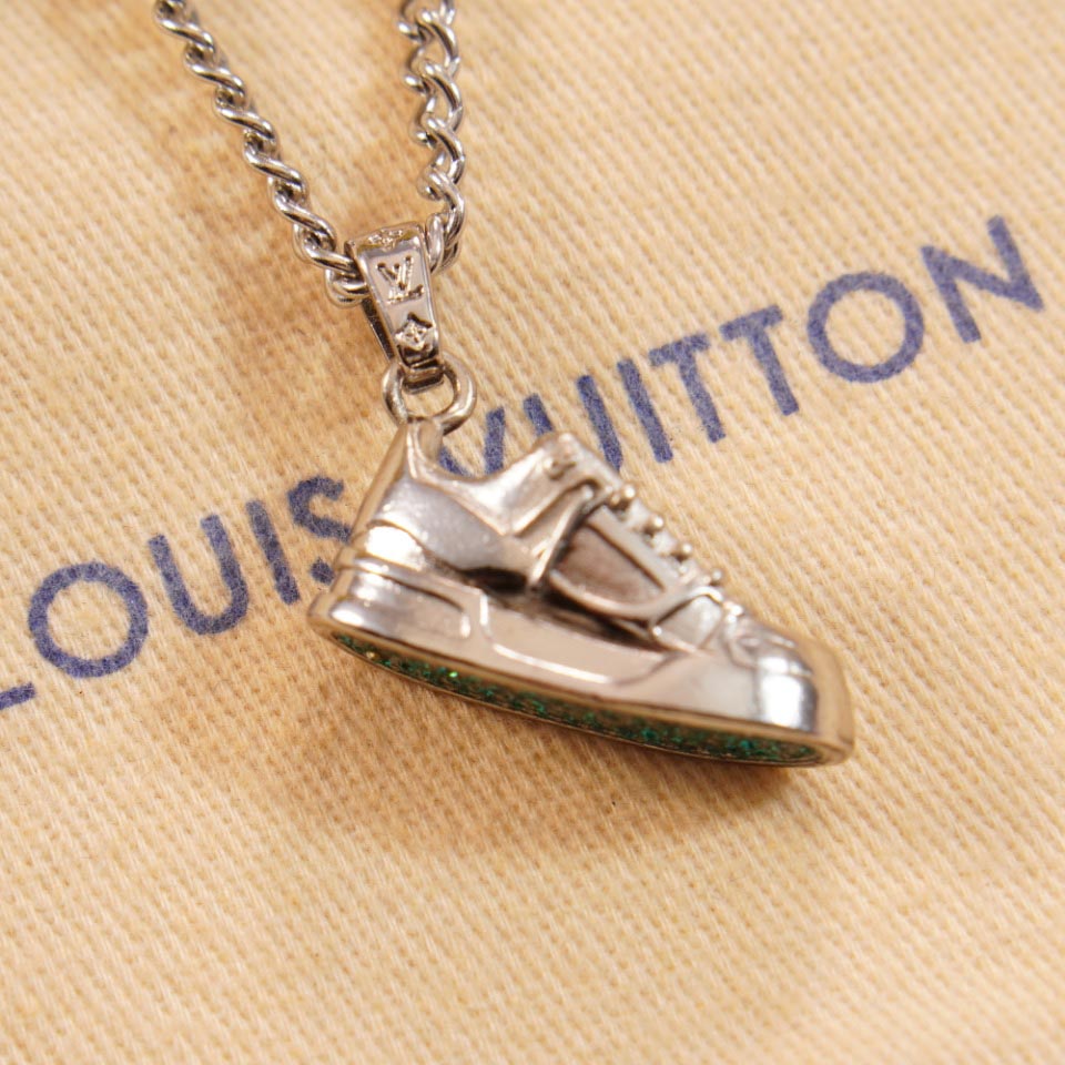 Louis Vuitton LV Trainer Strass Necklace    M01388 - DopestKickz