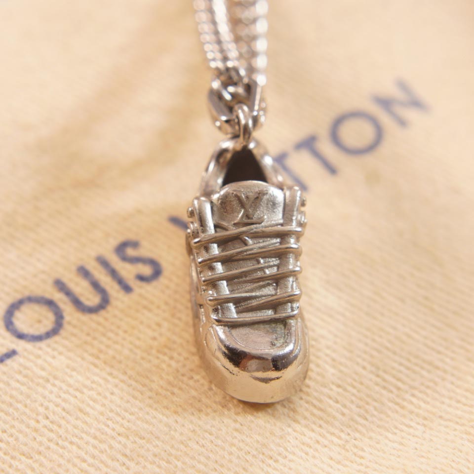Louis Vuitton LV Trainer Strass Necklace    M01388 - DopestKickz