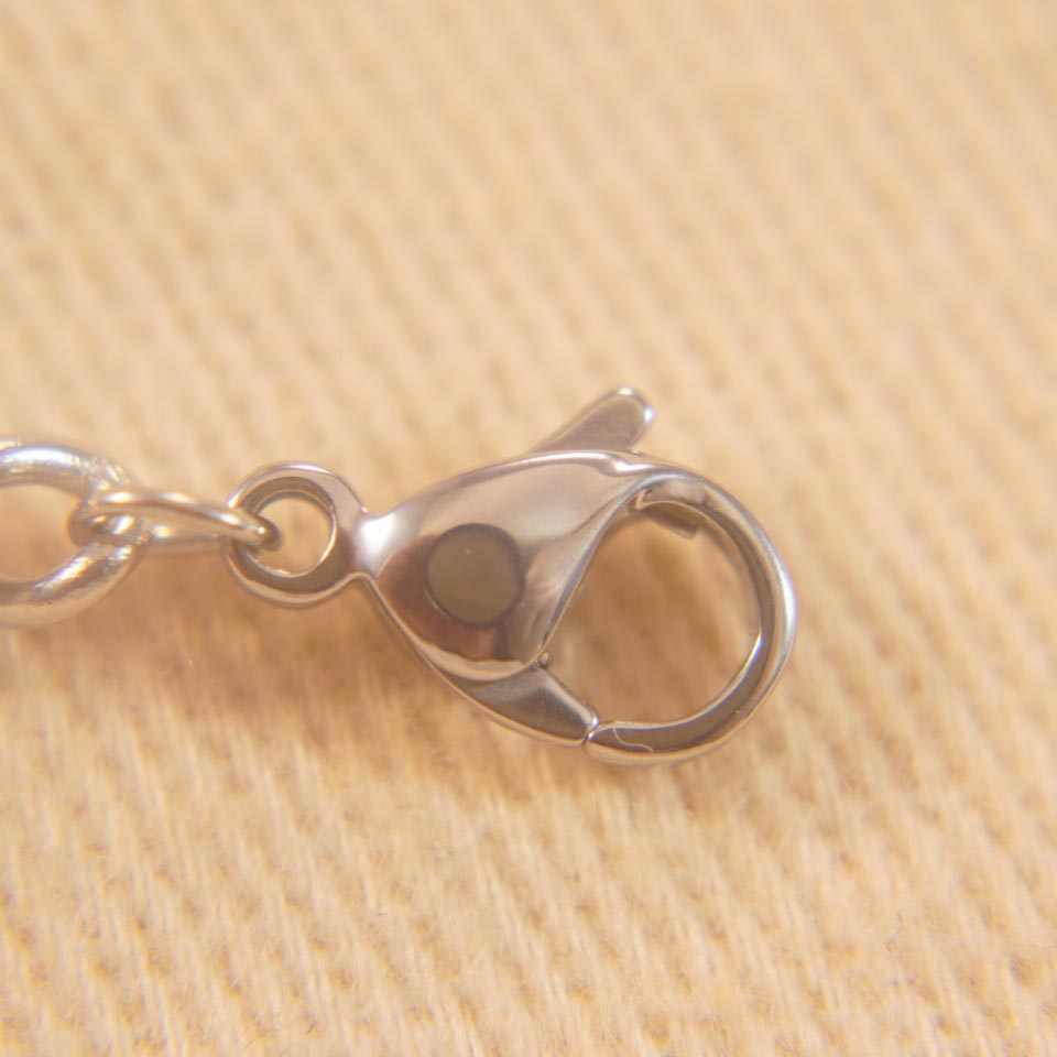 Louis Vuitton LV Trainer Strass Necklace    M01388 - DopestKickz