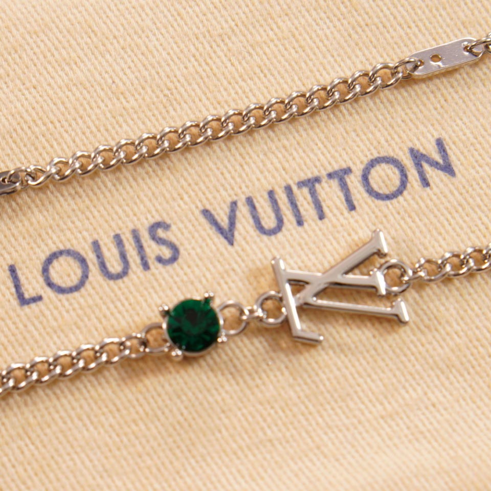 Louis Vuitton LV Trainer Strass Necklace    M01388 - DopestKickz